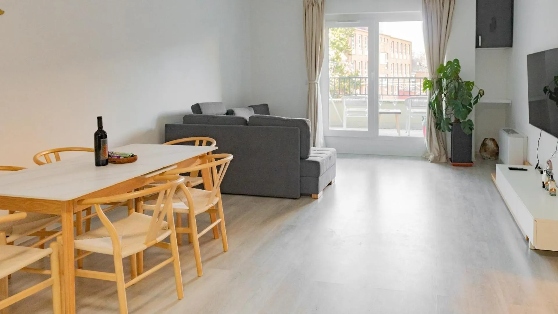 Downtown 2 Bedrooms Nearby Duna River Balcony-Garage 10 Euro Per Day Budapeste