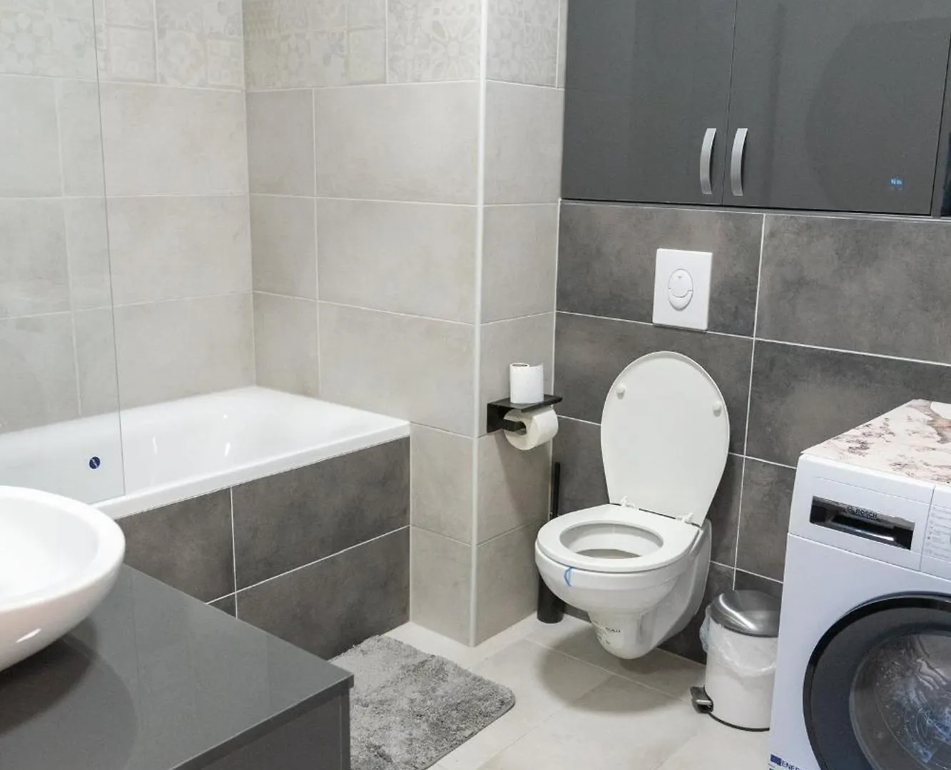 Downtown 2 Bedrooms Nearby Duna River Balcony-Garage 10 Euro Per Day Budapeste Apartamento