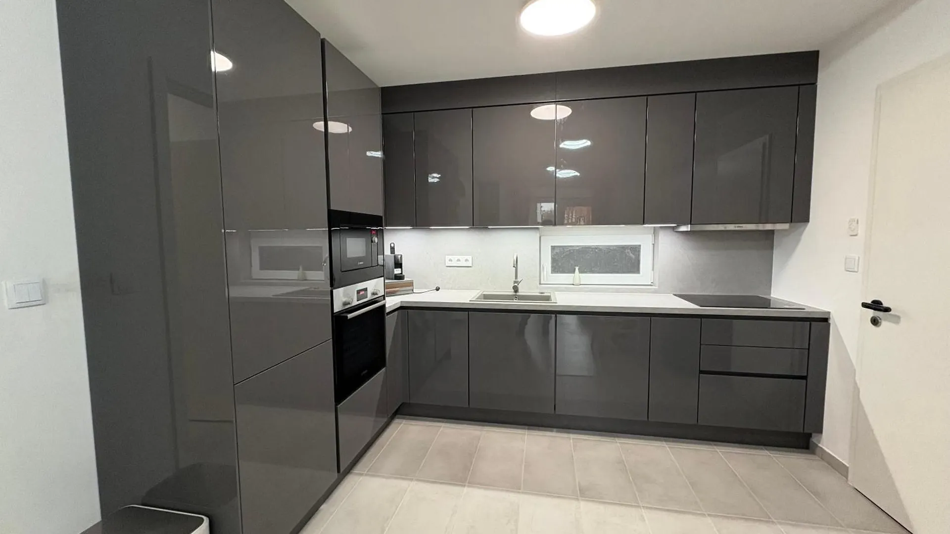 Downtown 2 Bedrooms Nearby Duna River Balcony-Garage 10 Euro Per Day Budapeste Hungria